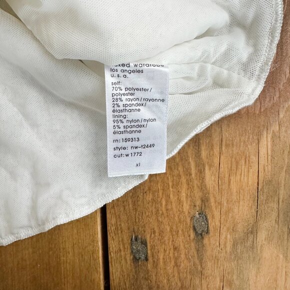 NWT - Naked‎ Wardrobe Off Shoulder V Hem Top Crop White XL - Picture 4 of 5